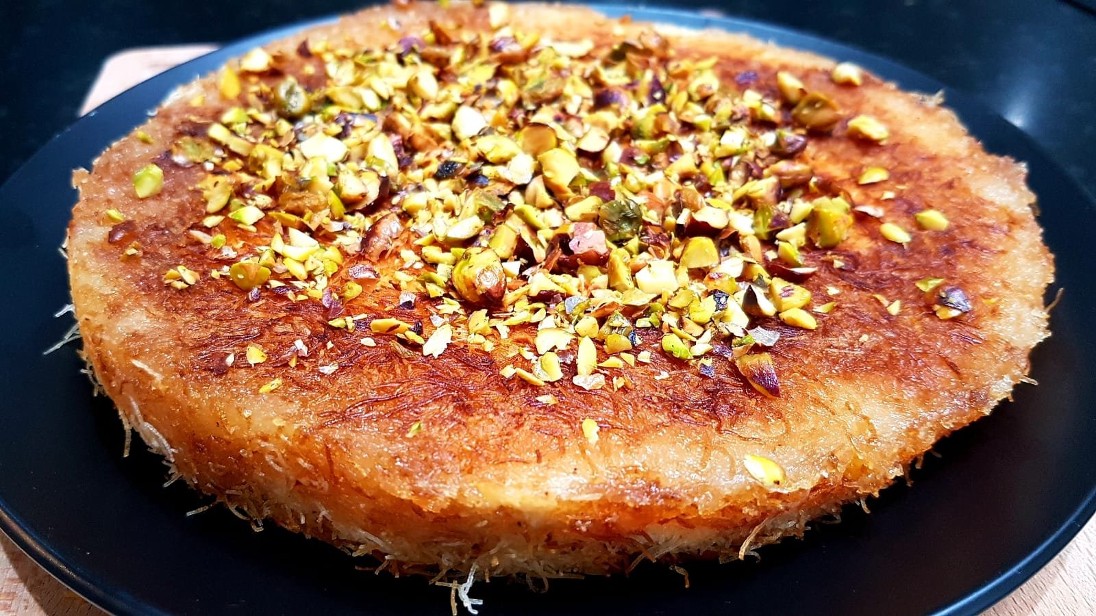 Homemade Lebanese Kanafeh Recipe (Crispy & Cheesy)